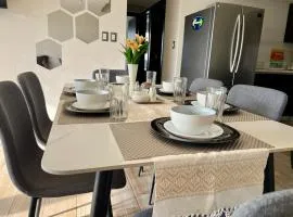 Roomy apartment 15 minutes from the airport
