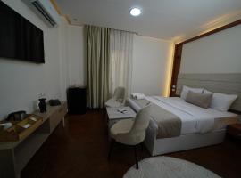 Triple garden view hotel, hotel di Kairo