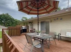 Modern Home Near Arrowhead Stadium Sleeps 7