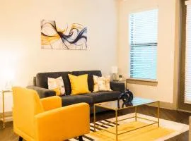 West Midtown 1BR 10 Min to Stadium with Rooftop Pool
