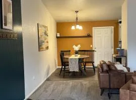 Pet-Family-Friendly Duplex with Parking