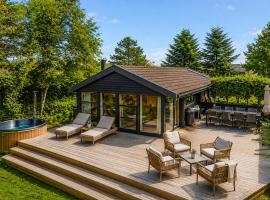 Gorgeous Home In Hadsund With Wifi – hotel w mieście Hadsund