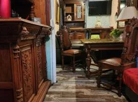 2 floors 3 bedrooms near Central Station