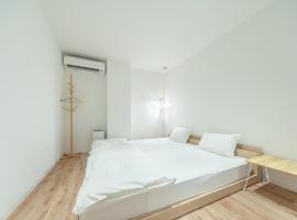 コインズホステル天神ペット宿泊可, hotel din Fukuoka