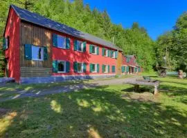 10 Bedroom Amazing Home In Sitzendorf