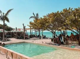 Great location safe & beautiful w Beach Club