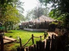 Lakeside Boheme Inn Homestay