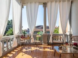 LoreLake Holidays -Big City Life - Private terrace & Parking in Como