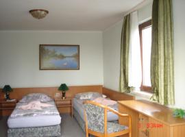 Pension zum Schwanenteich, hotel v destinaci Haldensleben