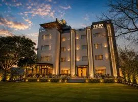 Hotel Three Seasons