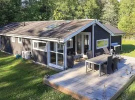 5 person holiday home in Ålbæk