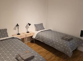 Örnsro Boende - Hus och rum, hotell i Skara