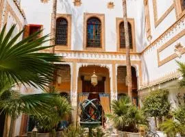 Kassr Annoujoum - Luxury Boutique Riad in the Heart of Fès Medina