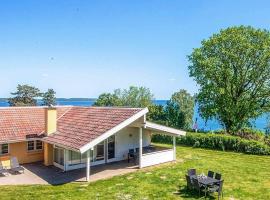 4 star holiday home in Børkop, hotel u gradu Egeskov
