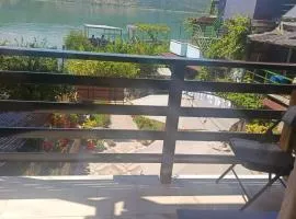 ERDA LAKESIDE Guesthouse