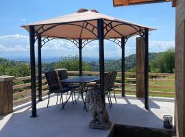 Zerko Holiday Apartment MARJETKA with 3h JACUZZI for FREE, hotelli kohteessa Mirna