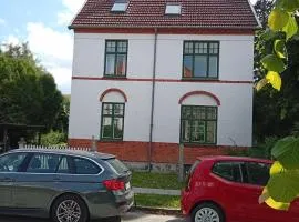 Stor lejlighed byggeforeningshus i roligt kvarter
