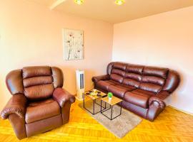 SPACIOUS Apartment in the SUN CITY, готель у місті Шяуляй