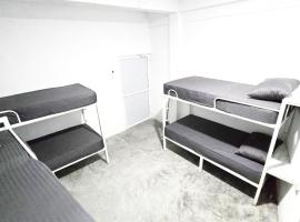 Viesnīca AIRPORT TATTOO HOSTEL BY Tattoo Babu Pvt Ltd pilsētā Katunajake