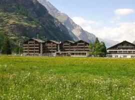 Kleine gemütliche Ferienwohnung in Täsch mit Alpenblick und Poolzugang