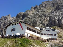 Rifugio Fronza alle Coronelle - Kölner Hütte, B&B/chambre d'hôtes à Nova Levante