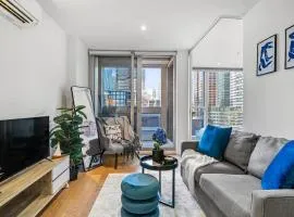 CBD City Skyline 2BR With Ultra Luxe Pool Gym and Views