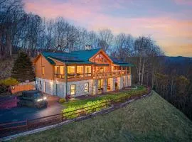 Luxury Hilltop Lodge on 13 Acres, Panoramic Views
