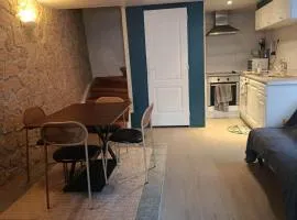 Maison avec petit jardin en hauteur avec belle vue