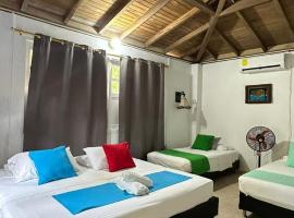 Hotel Miramar Capurganá Casa de playa, hotel em Capurganá