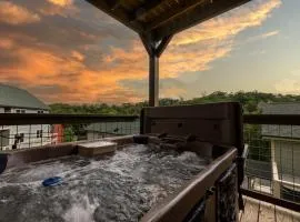LOCATION! 3 Minutes to Parkway, Game Room, Hot Tub, Wi-Fi, Views, EZ Roads!