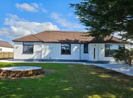 BUNGALOW 3 BEDROOMS 2 LIVING ROOM 1 KITCHEN 2 BATHROOMs