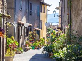 Marta Lake Albergo Diffuso & Spa, hotel en Marta