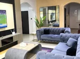Dee's Apartment