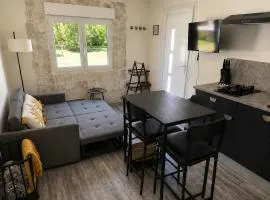 The French Hideaway Eymet - One Bedroom Apartment - Twin Or King Bed - Pool & Free Parking