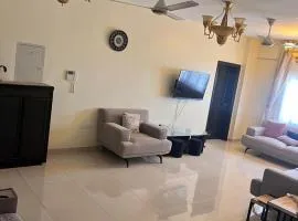 شقة كبيرة مؤثثة بالكامل