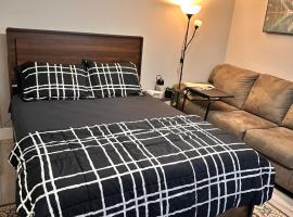 East Coast Cozy by Wastis-Easy Hwy, City & Airport Access plus Free Parking โรงแรมในLower Sackville