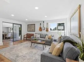 Near Red Rocks - Patio, Yard & Foothill Views