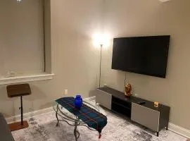 The Charm City, Modern Comfort