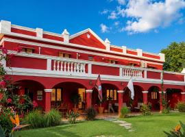 El Crestón Hotel, hotel v mestu Coronel Moldes