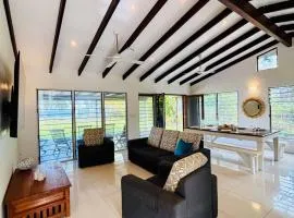 Birdies Beach house, Private Beach, Surf & Snorkel