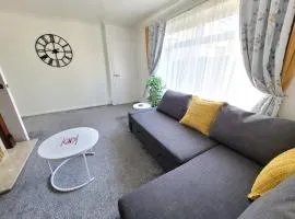 Spacious 2-Bedroom Family Friendly Retreat