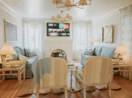 French Tea House in OldTown-Hot Tub-Pet Friendly-No Pet Fess!