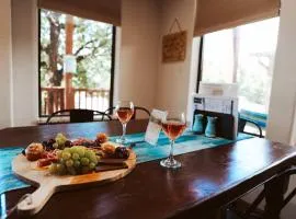 Mountain Top Medicine Pk Cabin Hot tub Sleeps 6