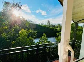 Moon Mist Villa- Hatton
