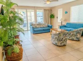 Ocean Breeze Luxury Villas 3D, Nicely Updated! Across From The Ocean! Sleeps 18 !