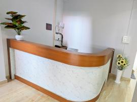 Accomoon hotel, hotell i Ziro