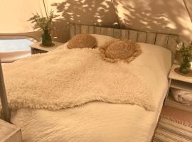 Muhu Leeni Glamping, отель в городе Kuivastu