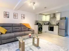 Charming 1-Bed on High St