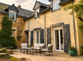 Maison entière - 8 personnes - Jardin - Parking privé -Proche Laval