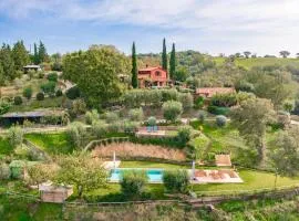 PODERE TORRICELLE 69B Full Serviced Room for 2 with ensuite bathroom located in main property Country House, Pancole, GR, infinity seaview pool, garden and kitchenette with bbq